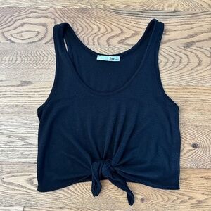 Aritzia Wilfred Cropped Tank Top / Sleeveless Shirt in Black (Size XS)
